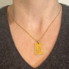 Load image into Gallery viewer, French Pisces Starsign Zodiac 18K Yellow Gold Charm Medal Pendant