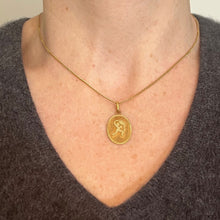 Load image into Gallery viewer, French Aquarius Starsign Zodiac 18K Yellow Gold Charm Medal Pendant