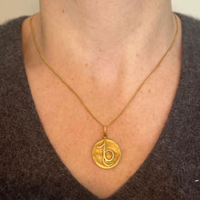 Load image into Gallery viewer, Becker French Zodiac Capricorn Starsign 18K Yellow Gold Charm Pendant