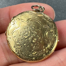 Load image into Gallery viewer, French Flowers 18 Karat Yellow Gold Pendant Locket