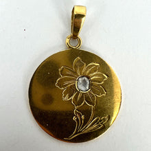 Load image into Gallery viewer, French Daisy Margherite Flower 18 Karat Yellow Gold Diamond Charm Pendant