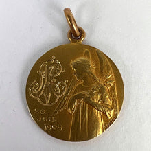 Load image into Gallery viewer, French Religious Medal Angel Jesus Communion 18K Yellow Gold Charm Pendant