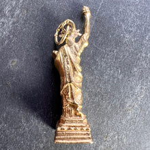 Load image into Gallery viewer, Statue of Liberty New York USA 14K Yellow Gold Charm Pendant
