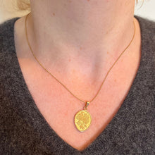 Load image into Gallery viewer, French Les Amoureux de Peynet Pair of Lovers 18K Yellow Gold Charm Pendant