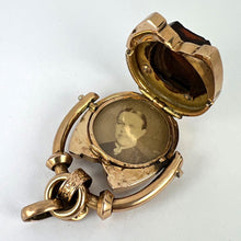 Load image into Gallery viewer, Horseshoe Onyx Horse Cameo 18K Rose Gold Pendant Locket