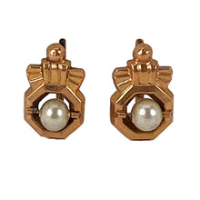Load image into Gallery viewer, French 18 Karat Yellow Gold Pearl Earrings