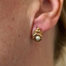 Load image into Gallery viewer, French 18 Karat Yellow Gold Pearl Earrings