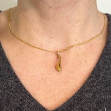 Load image into Gallery viewer, Vintage Banjo Sitar 18K Yellow Gold Charm Pendant
