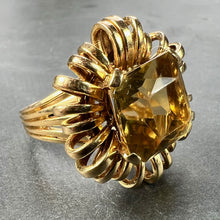 Load image into Gallery viewer, 8.42 Carat Citrine 18 Karat Yellow Gold Retro Spring Cocktail Ring
