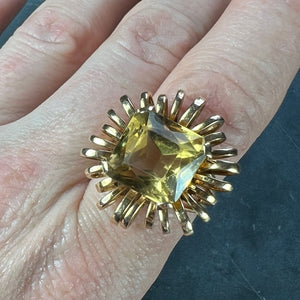 8.42 Carat Citrine 18 Karat Yellow Gold Retro Spring Cocktail Ring