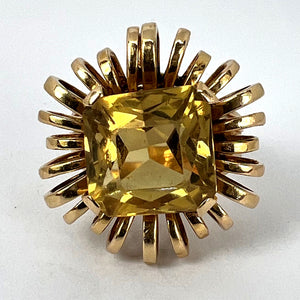 8.42 Carat Citrine 18 Karat Yellow Gold Retro Spring Cocktail Ring