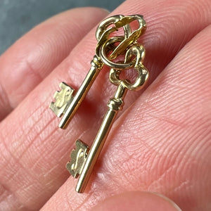 18K Yellow Gold Pair of Keys Charm Pendant