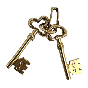 18K Yellow Gold Pair of Keys Charm Pendant