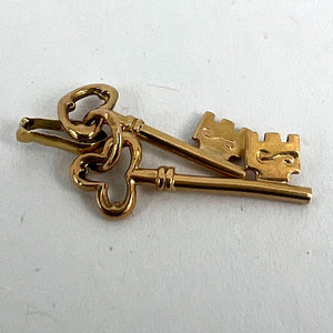 18K Yellow Gold Pair of Keys Charm Pendant