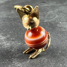 Load image into Gallery viewer, Vintage 18K Yellow Gold Banded Agate Bead Cat Charm Pendant

