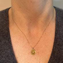 Load image into Gallery viewer, Vintage 14kt Yellow Gold Sombrero Hat Souvenir Charm Pendant
