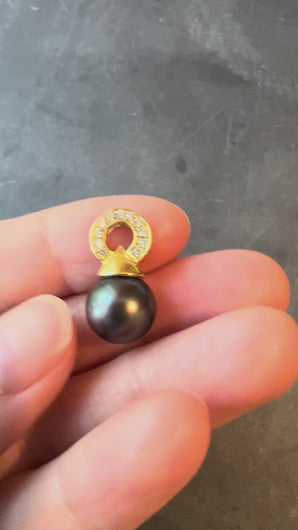 video of pendant in hand