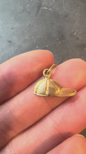 Load and play video in Gallery viewer, Vintage 18ct Gold Horse Jockey Racing Cap Charm Pendant
