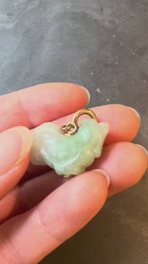 video of green jade pendant