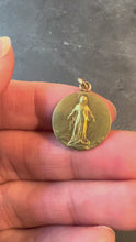 Load and play video in Gallery viewer, French Rasumny Virgin Mary Miraculous Medal 18K Yellow Gold Charm Medal Pendant
