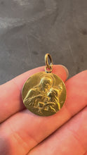 Load and play video in Gallery viewer, French Lasserre Jesus Christ Communion 18K Yellow Gold Medal Charm Pendant
