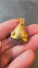Load and play video in Gallery viewer, Vintage Rose Quartz Flowers 18 Karat Yellow Gold Charm Pendant
