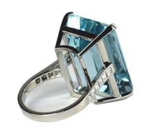 Load image into Gallery viewer, 32.70 Carat Aquamarine Diamond Platinum Cocktail Ring
