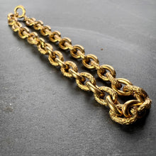 Load image into Gallery viewer, 18 Karat Yellow Gold Textured Cable Link Bracelet
