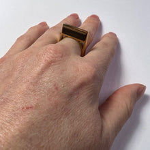 Load image into Gallery viewer, French 18K Yellow Gold Wood Square Ring
