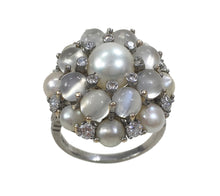 Load image into Gallery viewer, Cat&#39;s Eye Moonstone Pearl White Gold Bombe Ring
