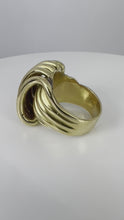Load and play video in Gallery viewer, French Retro 18K Yellow Gold ‘Spring’ Ring
