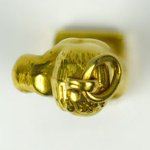 Load image into Gallery viewer, 18 Karat Yellow Gold Manneken Pis Charm Pendant
